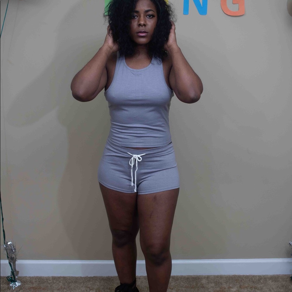 Short Set - Picture 5 of 8